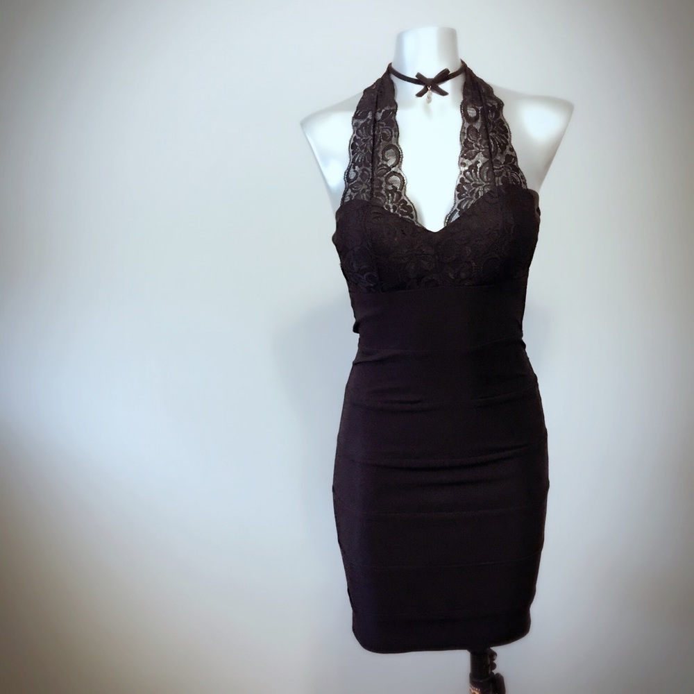 Little black dress👗